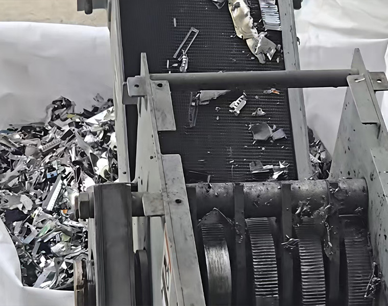 应用专业破损机进行精细化销毁处理