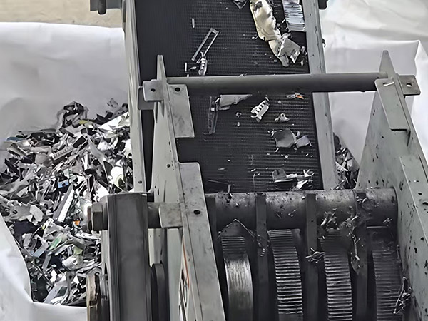 香港机房退役硬盘销毁处理